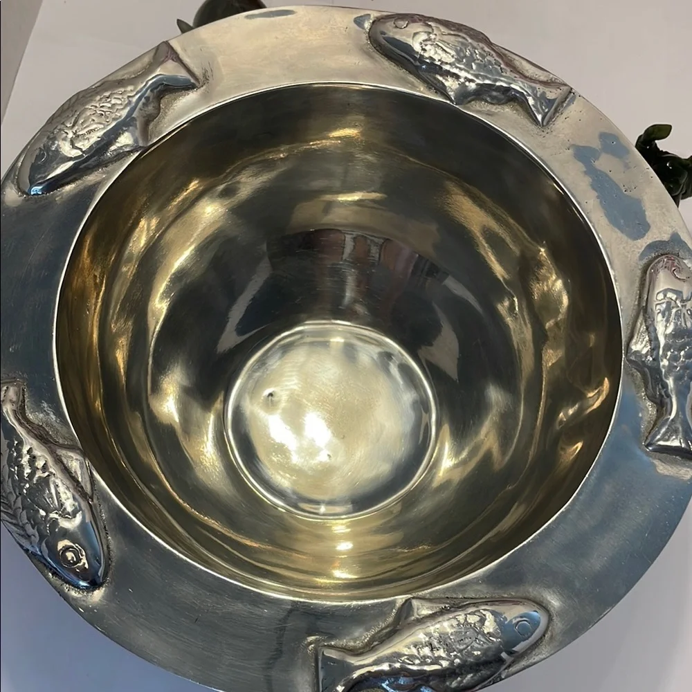 Silver Fish Motif Cookware Bowl - Picture 11 of 17